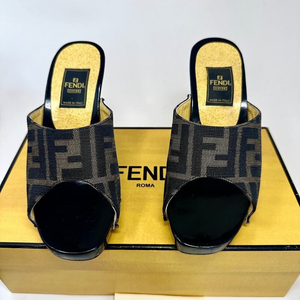 FENDI ZUCCA PRINT WOOD PEEP TOE HEELS 36 VINTAGE
